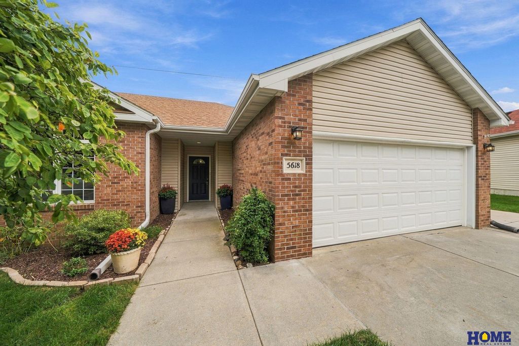 5618 Barrington Park Drive, Lincoln