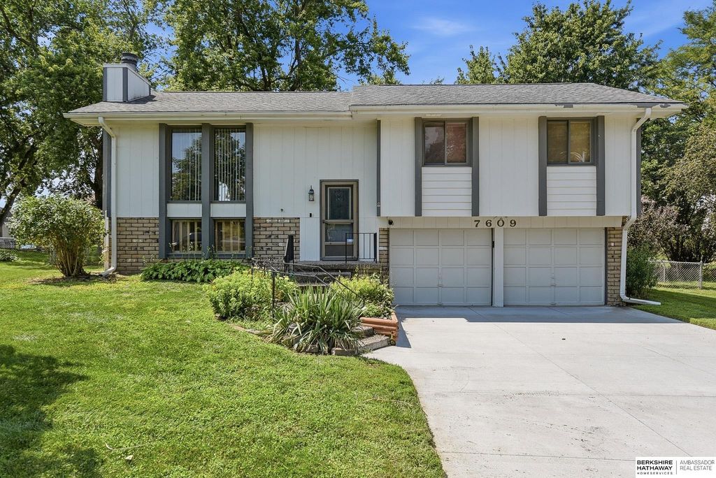 7609 Emiline Street, La Vista