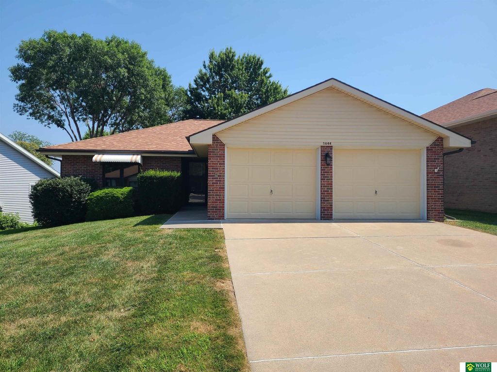 5644 Enterprise Drive, Lincoln
