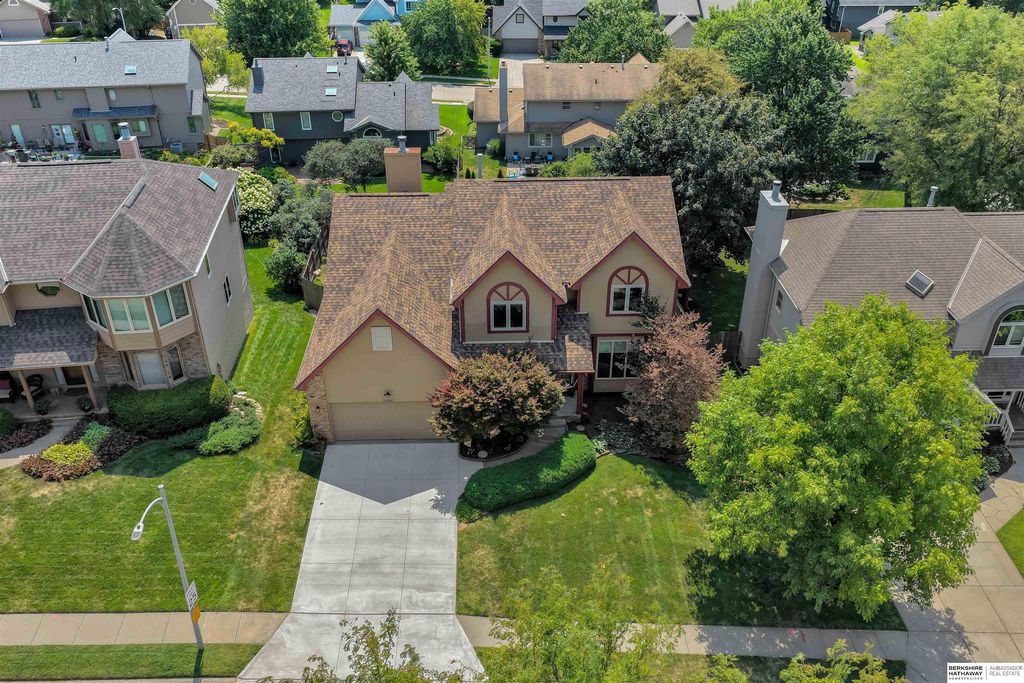 16167 Chicago Street, Omaha