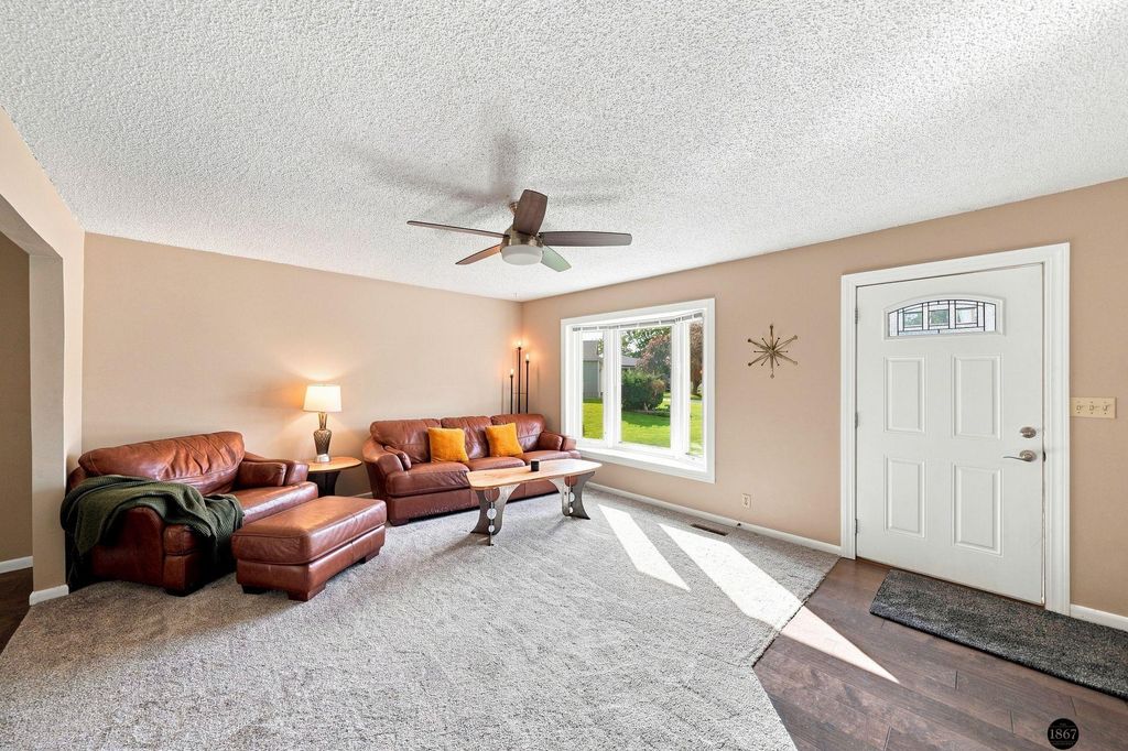 5101 Rosebriar Court, Lincoln
