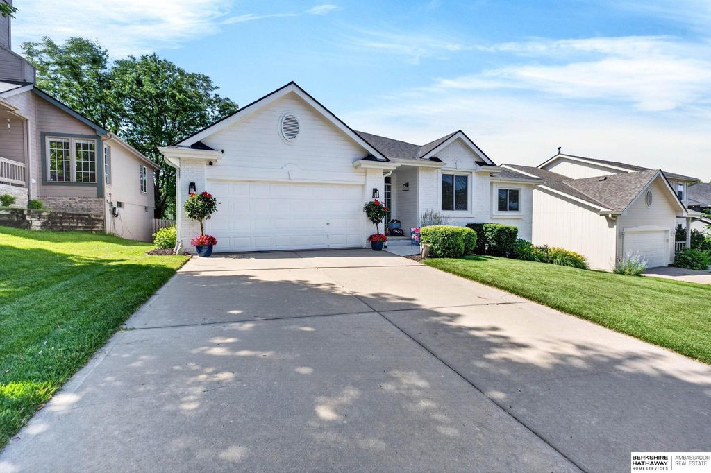 16525 Yort Avenue, Omaha