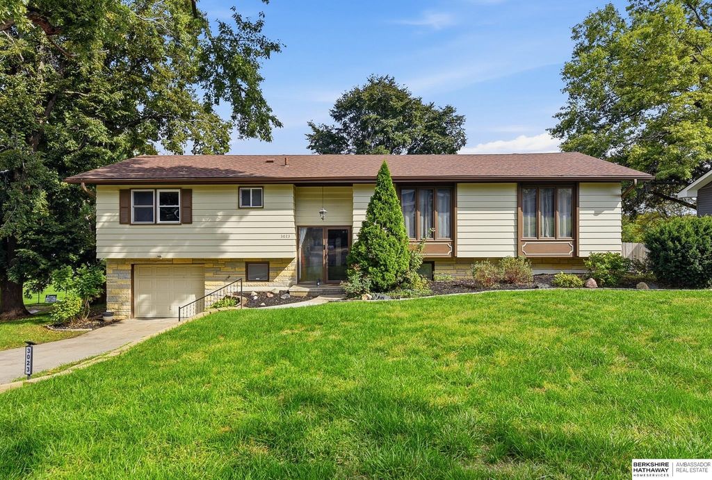 3023 N 75th Avenue, Omaha