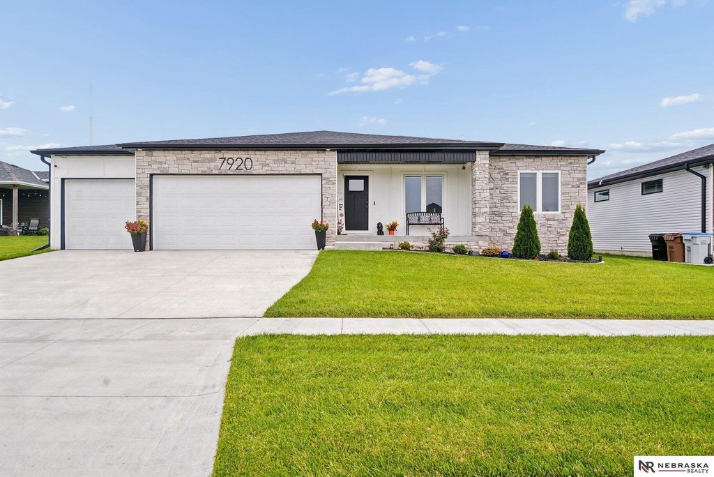 7920 Patrick Avenue, Lincoln