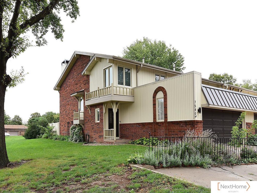 7540 South Street, Lincoln