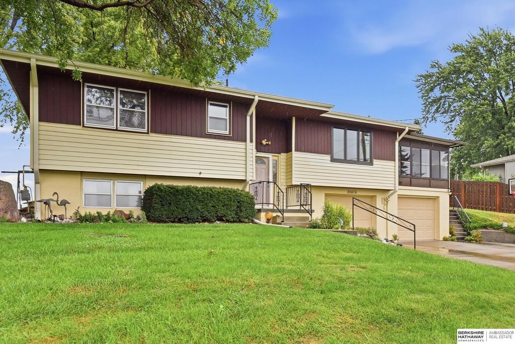20474 Cardinal Lane, Council Bluffs