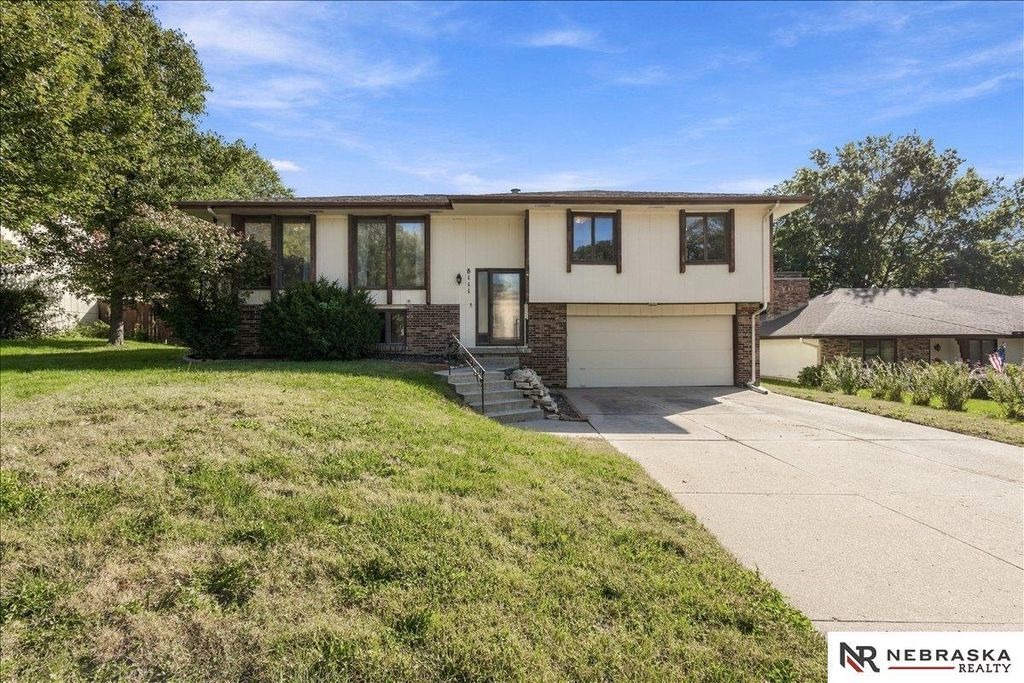 6111 S 93rd Street, Omaha
