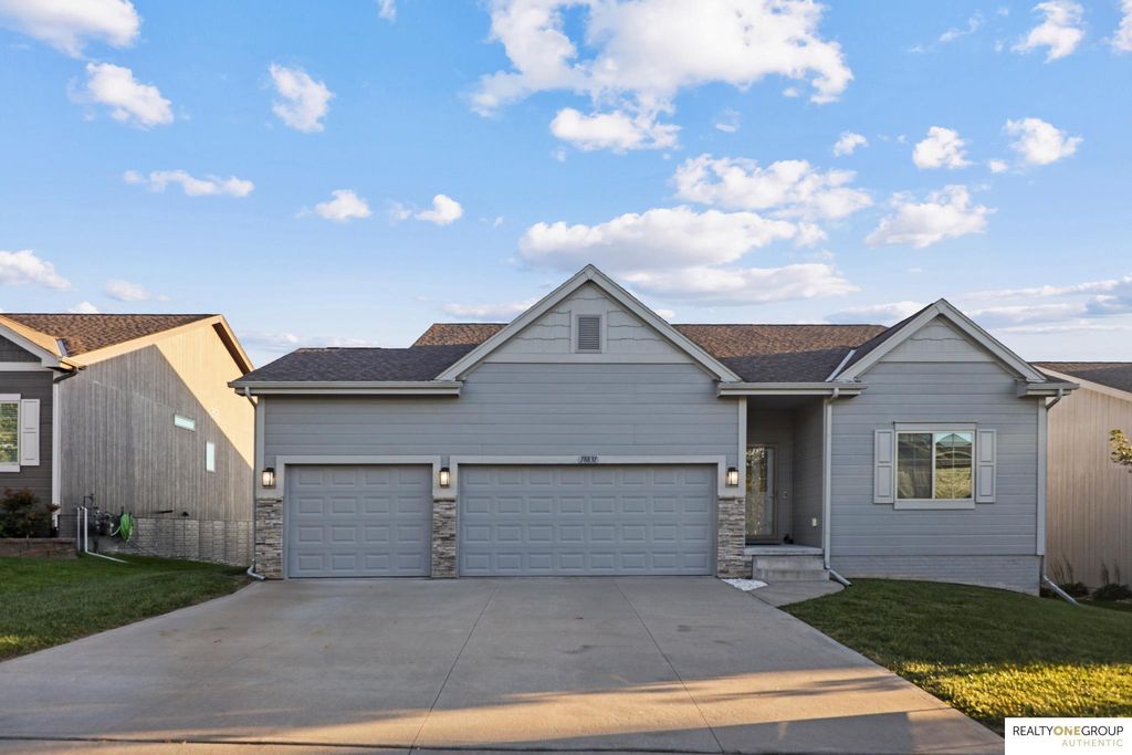 18831 Rosewood Street, Omaha