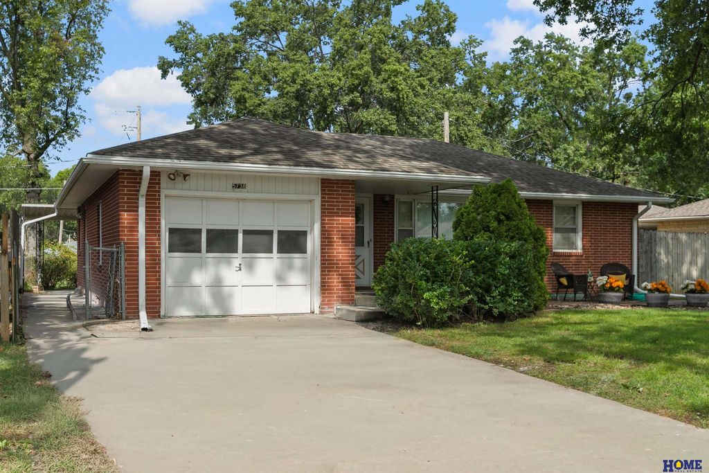 5738 Normal Boulevard, Lincoln
