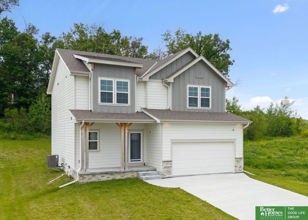 17451 Tucker Street, Bennington