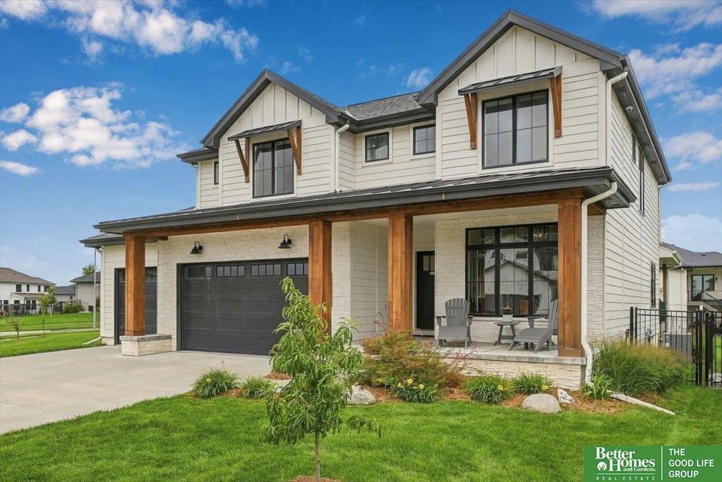 18222 Locust Street, Elkhorn