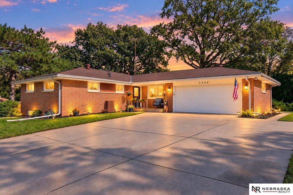 1300 Eldon Drive, Lincoln