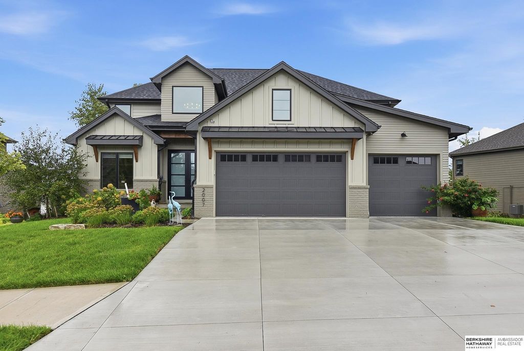 2007 S 211 Street, Elkhorn