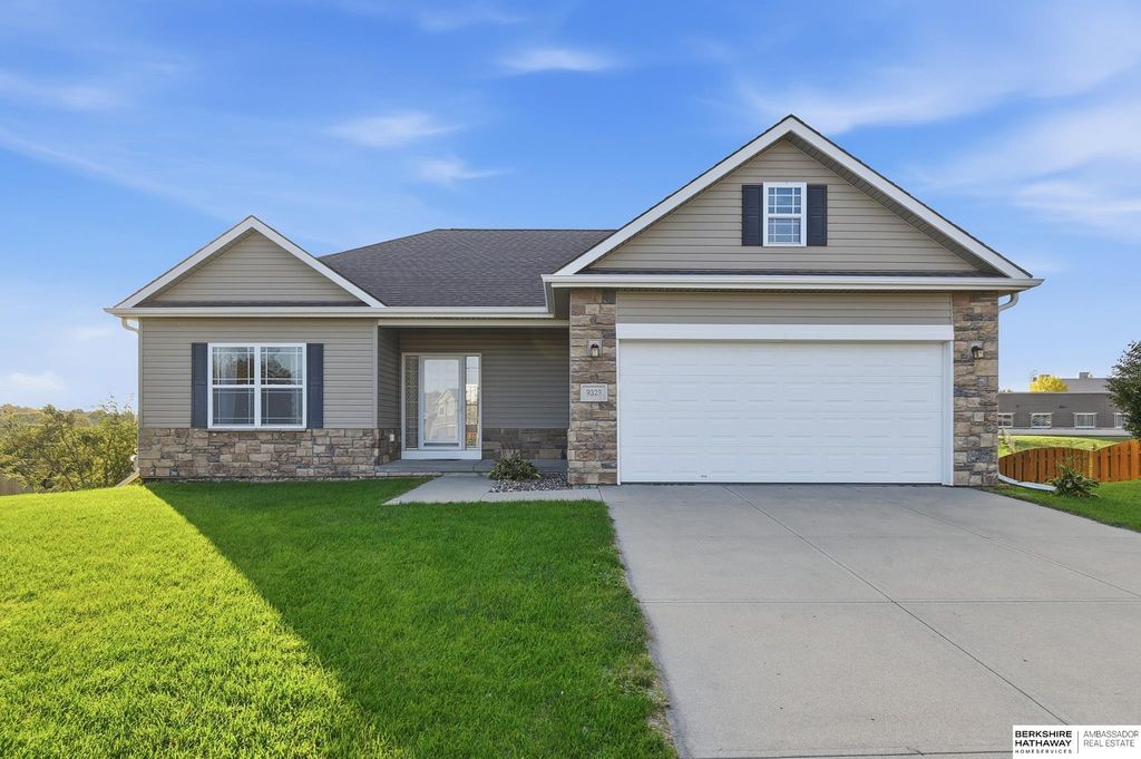 9323 S 168th Avenue Circle, Omaha