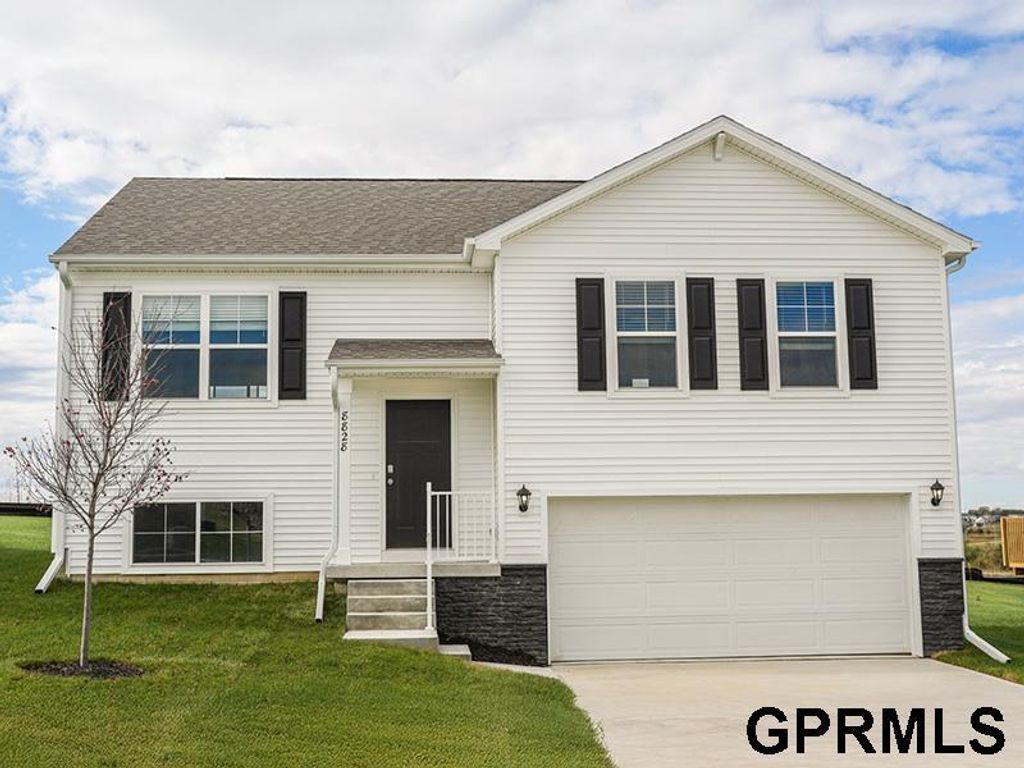 18475 Greenfield Street, Omaha