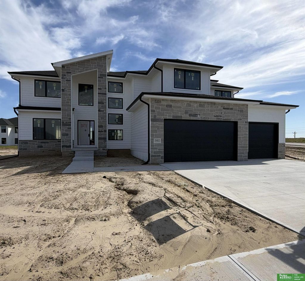 5407 N 213th Street, Elkhorn