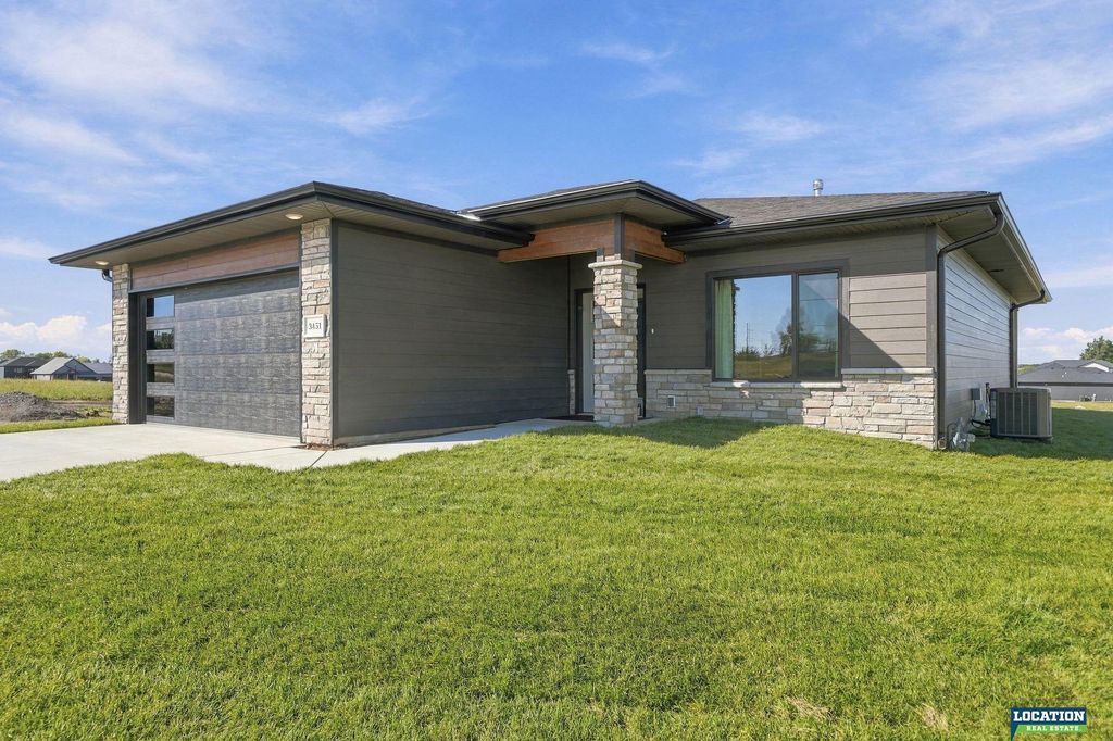 3451 Reverence Lane, Roca