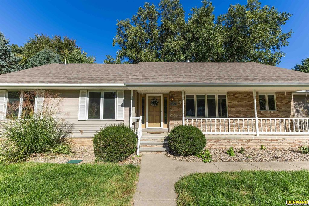 808 Arbor Drive, Nebraska City