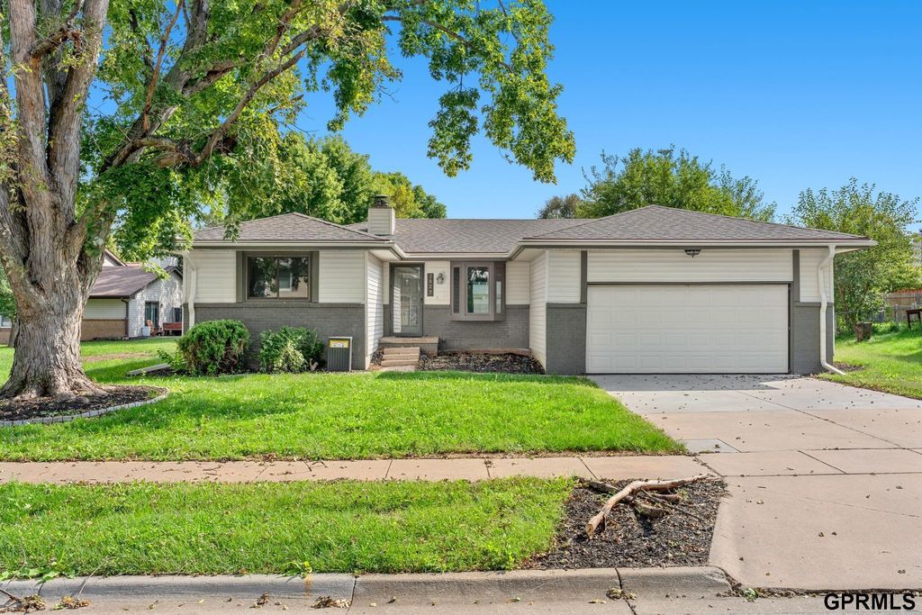 2827 Jane Lane, Lincoln