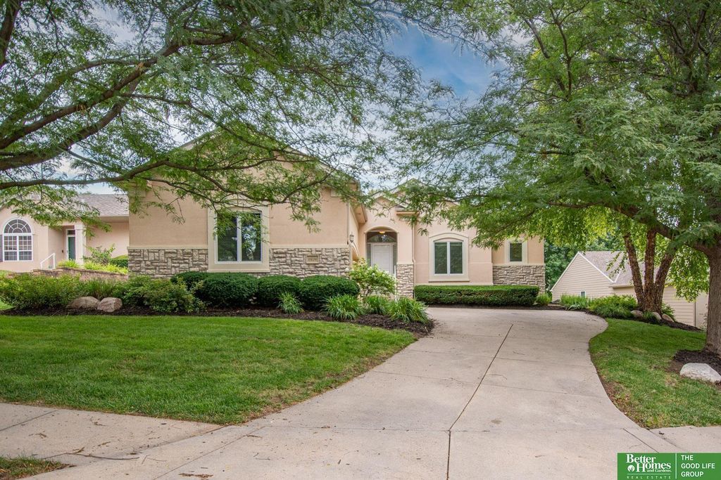 11426 Iowa Circle, Omaha