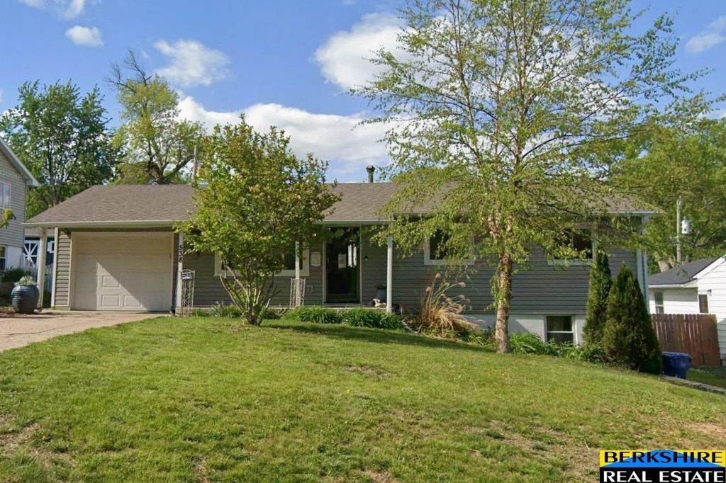 538 E 4th Street, Papillion