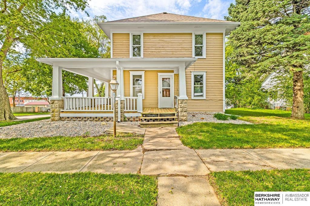 321 Elm Street, Uehling