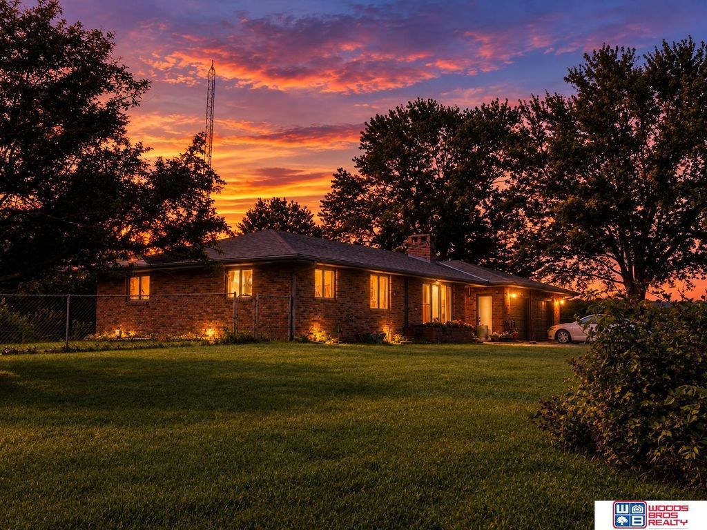 2259 Co Rd V, Dewitt