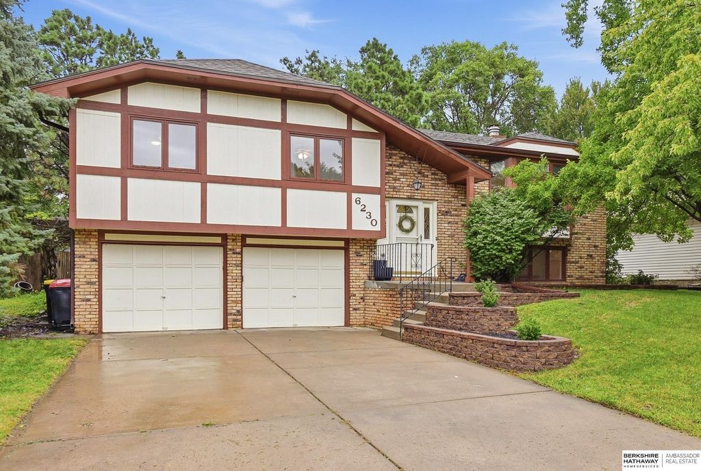 6230 Deerwood Drive, Lincoln
