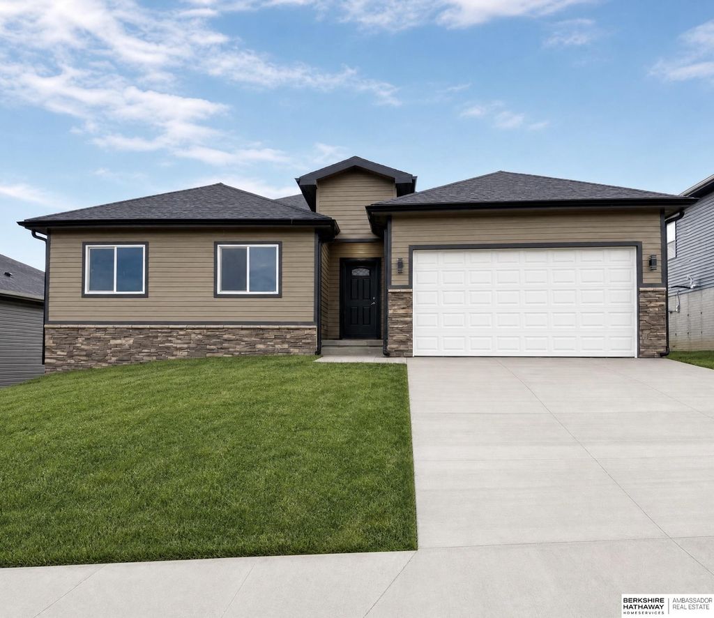 7706 S 33 Avenue, Omaha