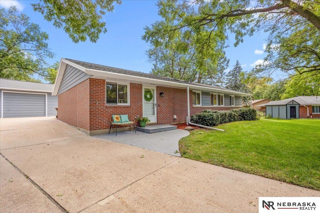 1834 Mindoro Drive, Lincoln
