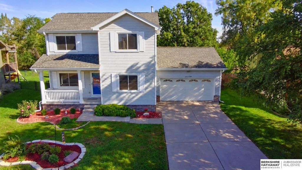 15120 Chalco Pointe Drive, Omaha