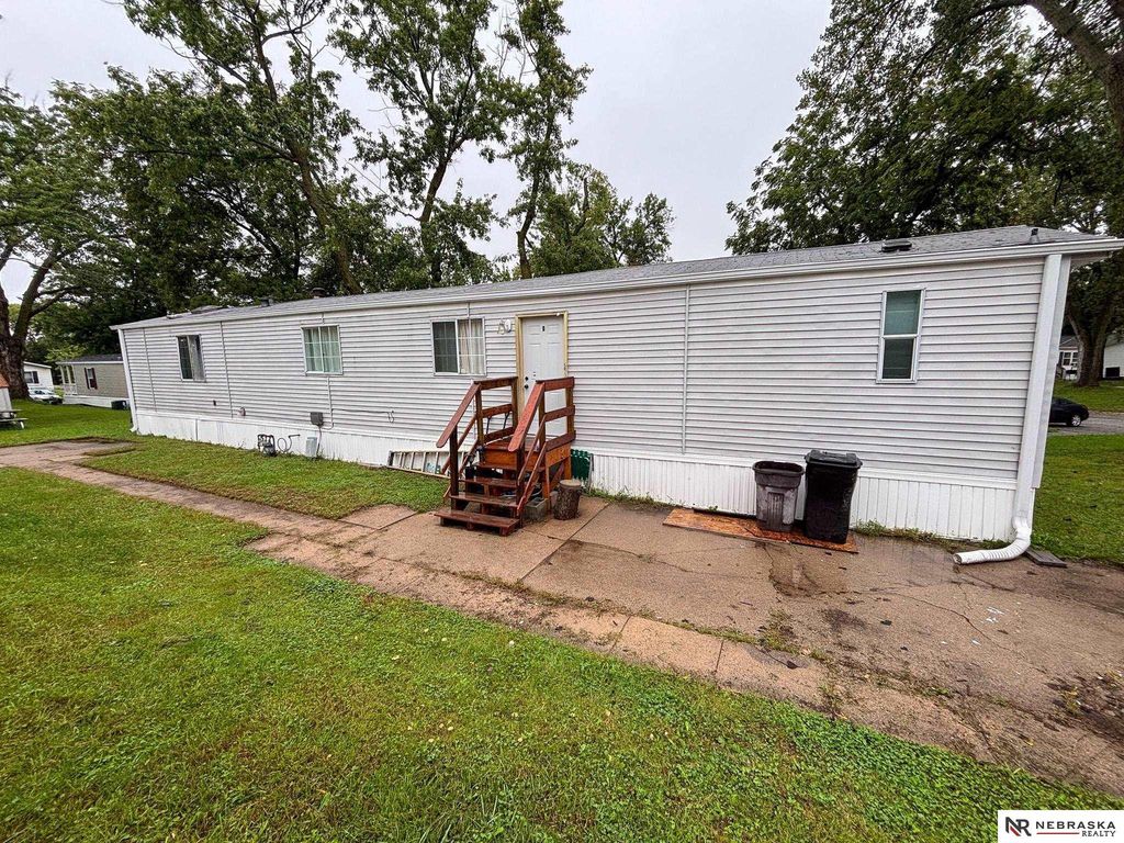 10517 Whitmore Court, Unit 8, Omaha