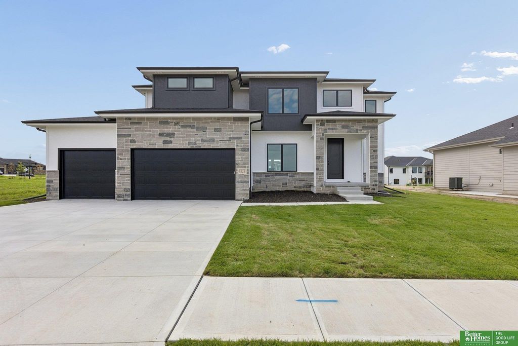 5719 N 199th Street, Elkhorn