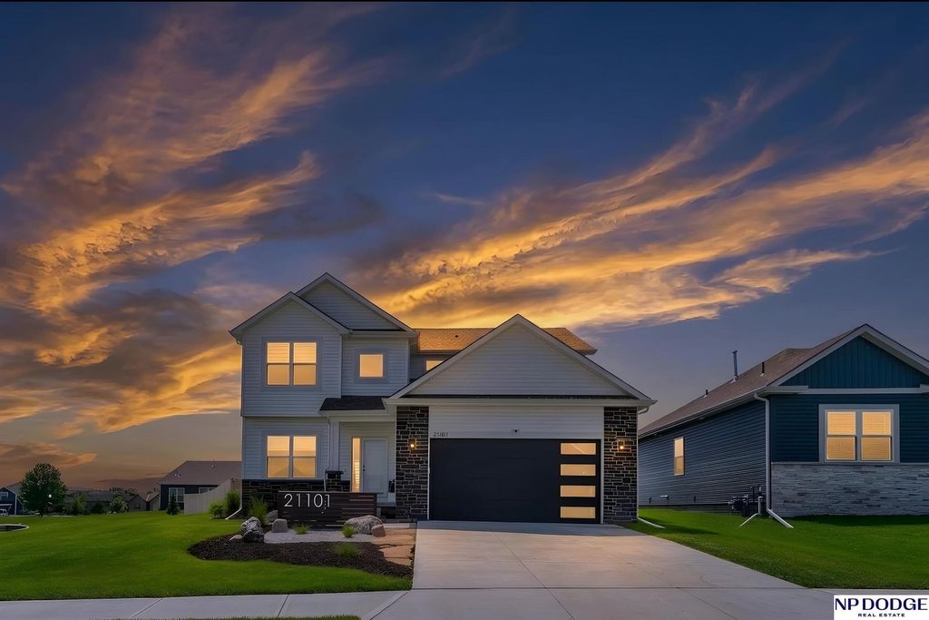 21101 Butler Avenue, Elkhorn