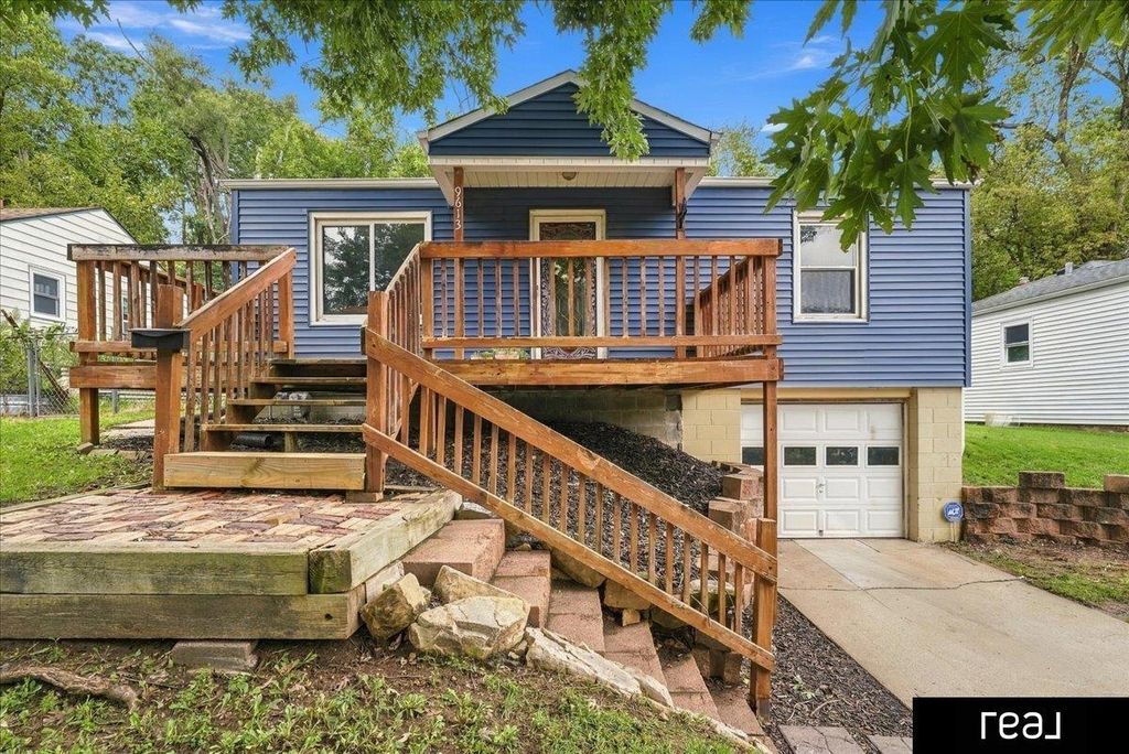 9613 N 31 Street, Omaha