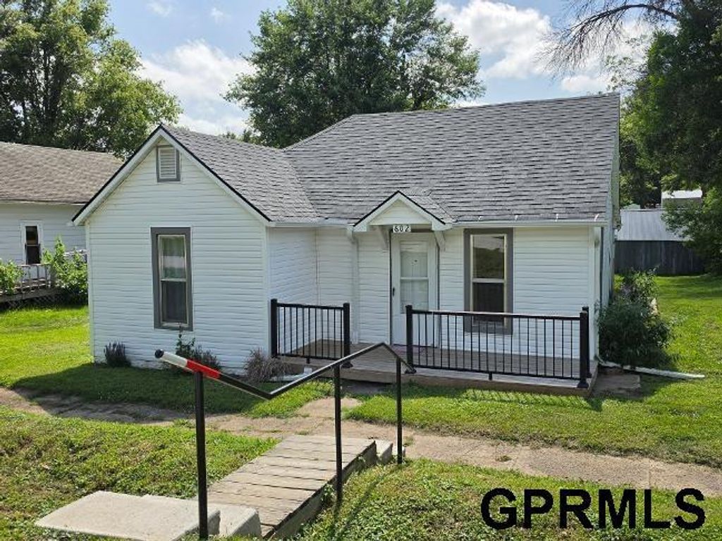 602 Howland Street, Emerson