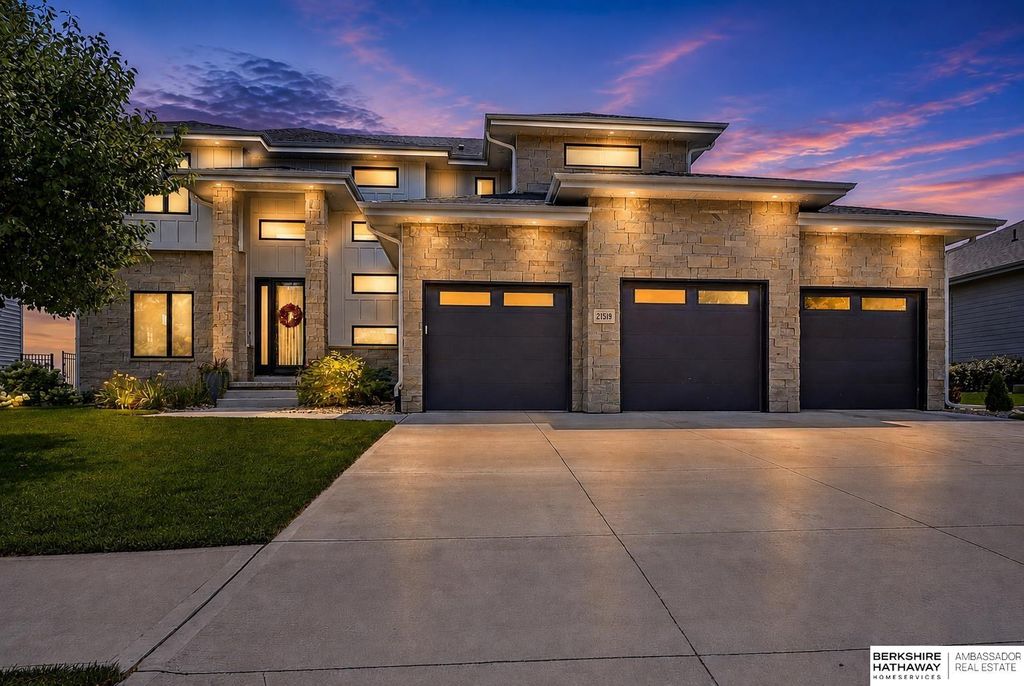 21519 Grover Street, Elkhorn