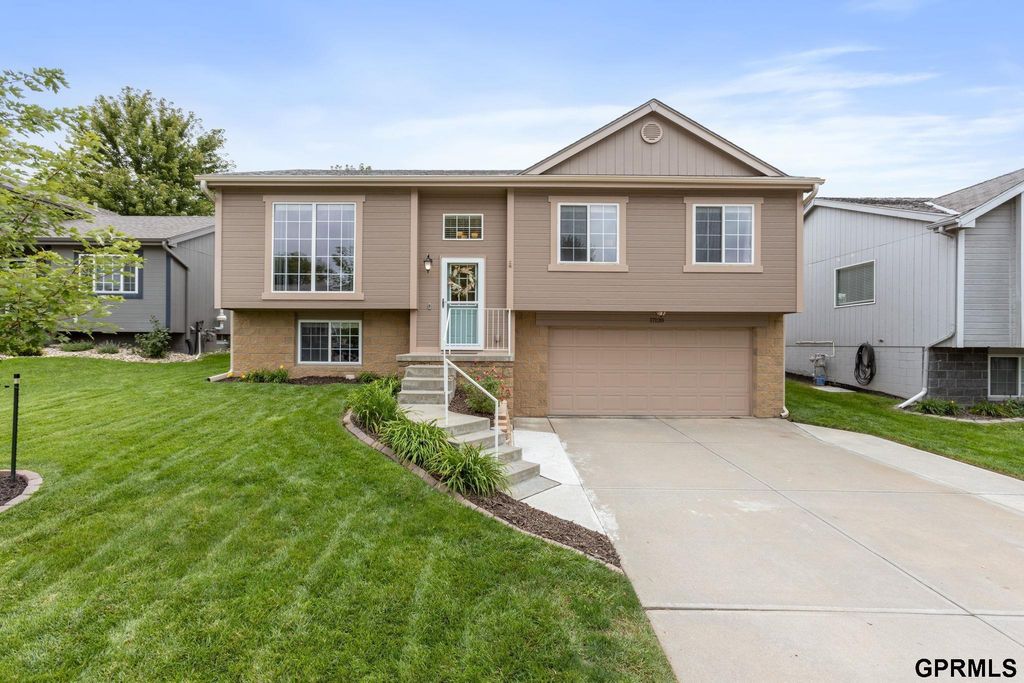 17128 Barnett Street, Omaha