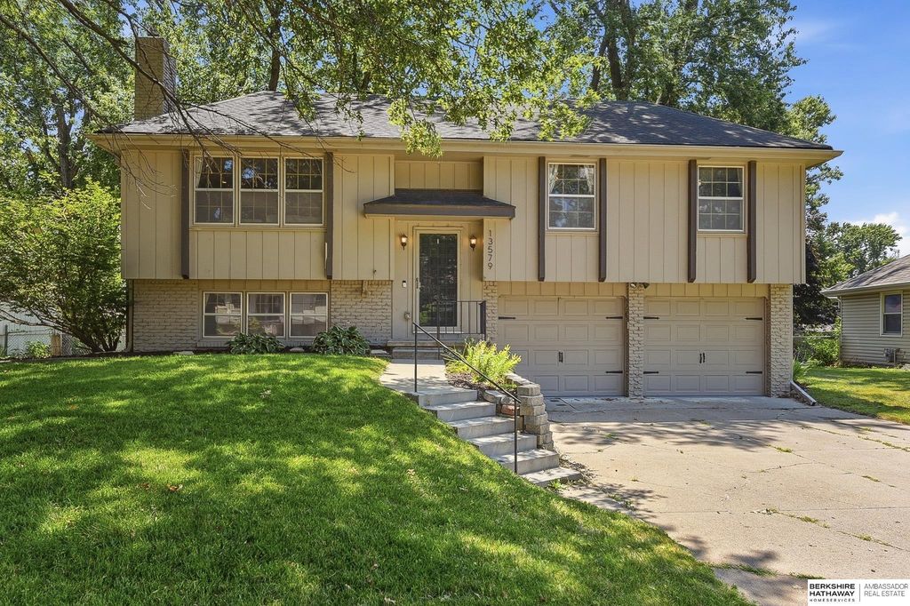 13579 Stanford Street, Omaha