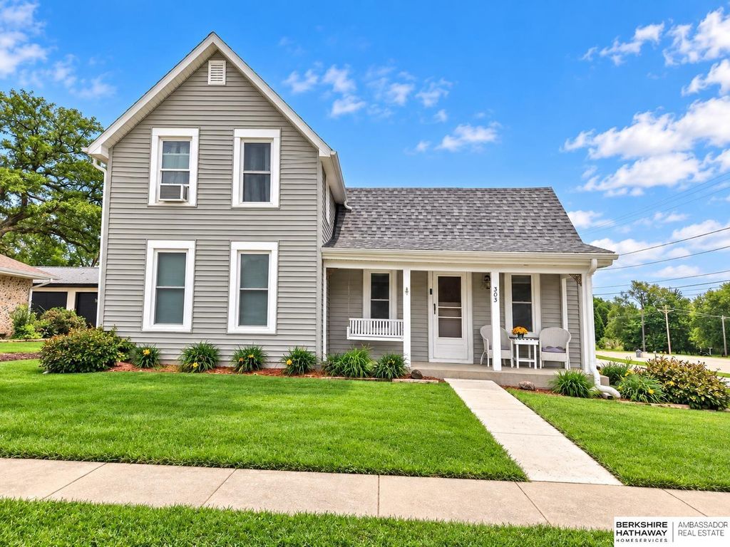 303 S East Street, Weeping Water