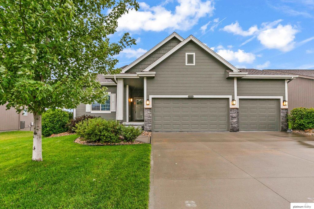 4918 N 180 Avenue, Omaha