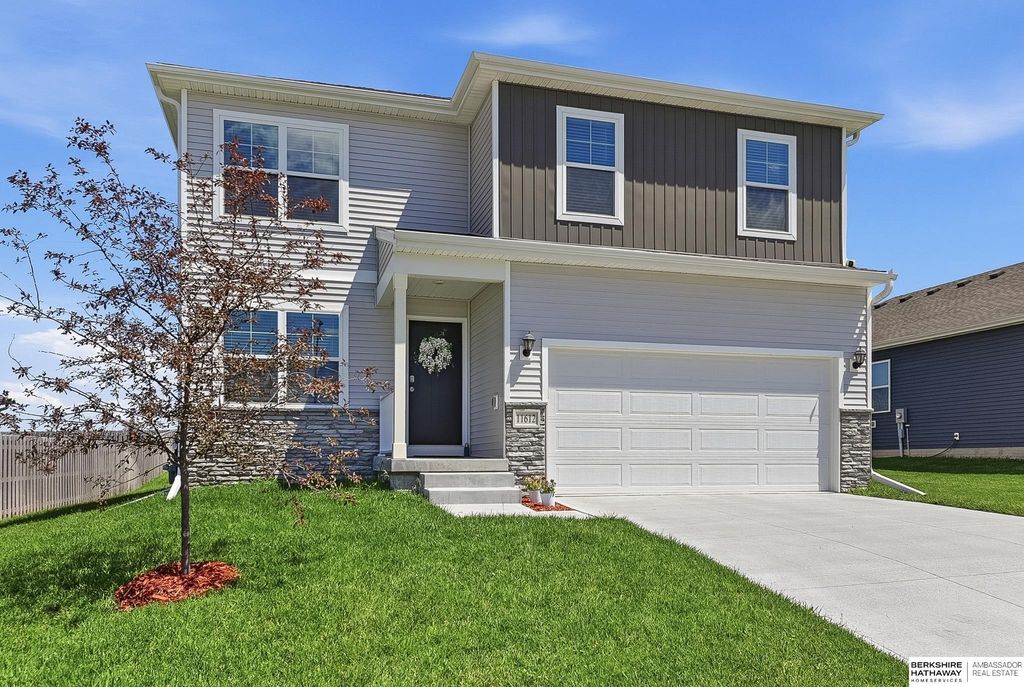 11612 Port Royal Drive, Papillion