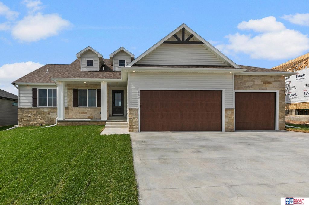 9001 Castle Pine Drive, Lincoln