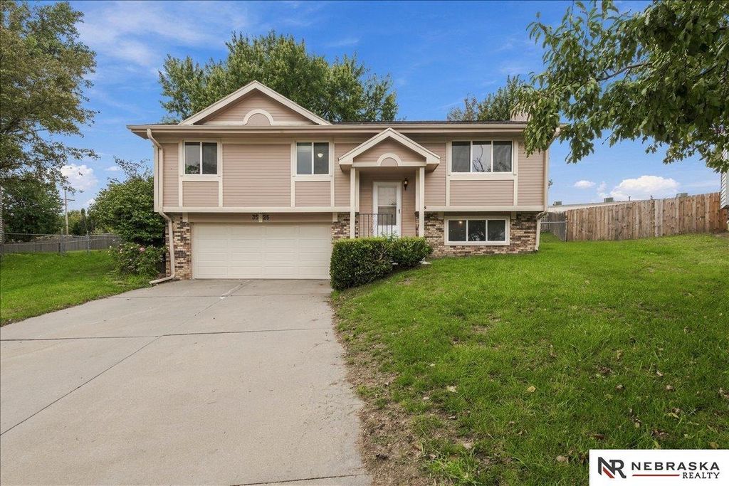 3525 W Dutchman Circle, Bellevue