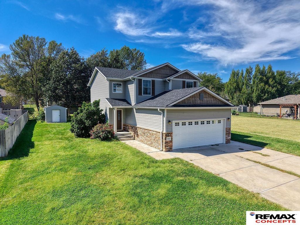 1453 N Columbia Avenue, Seward