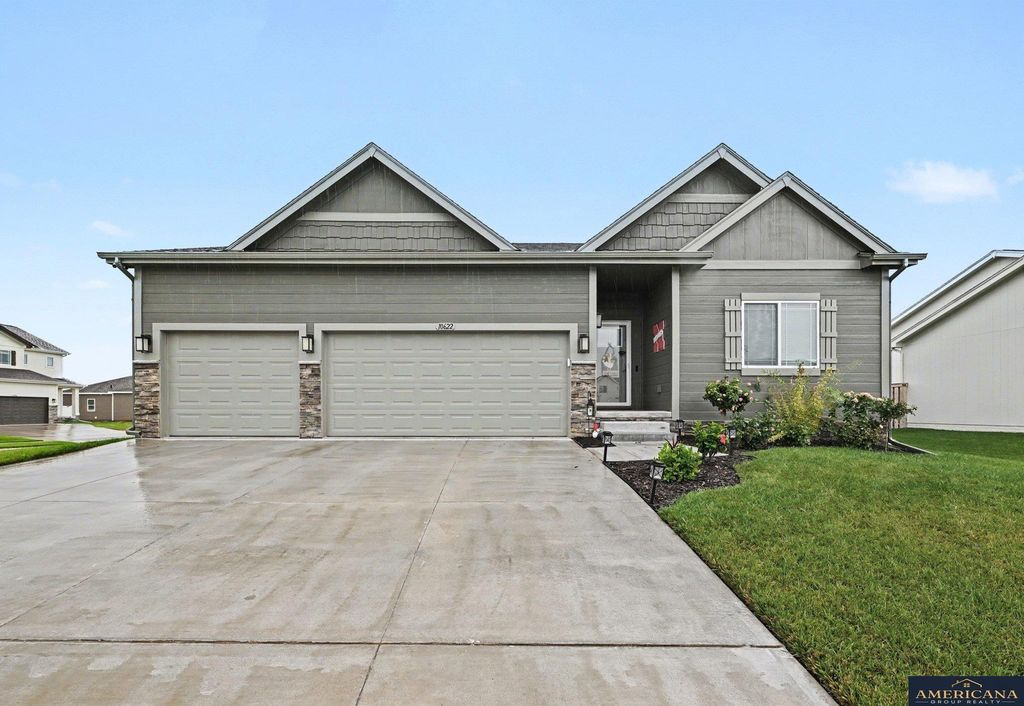 10622 Flint Drive, Papillion