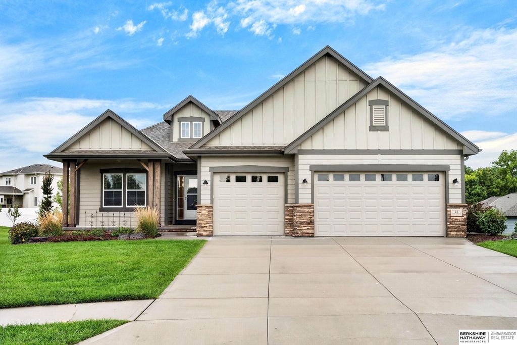15 Butternut Circle, Council Bluffs