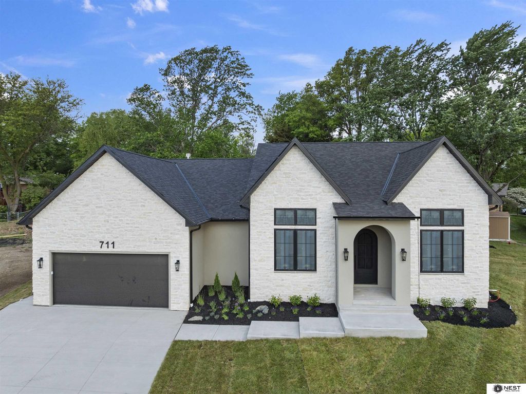 711 Yearling Court, Lincoln