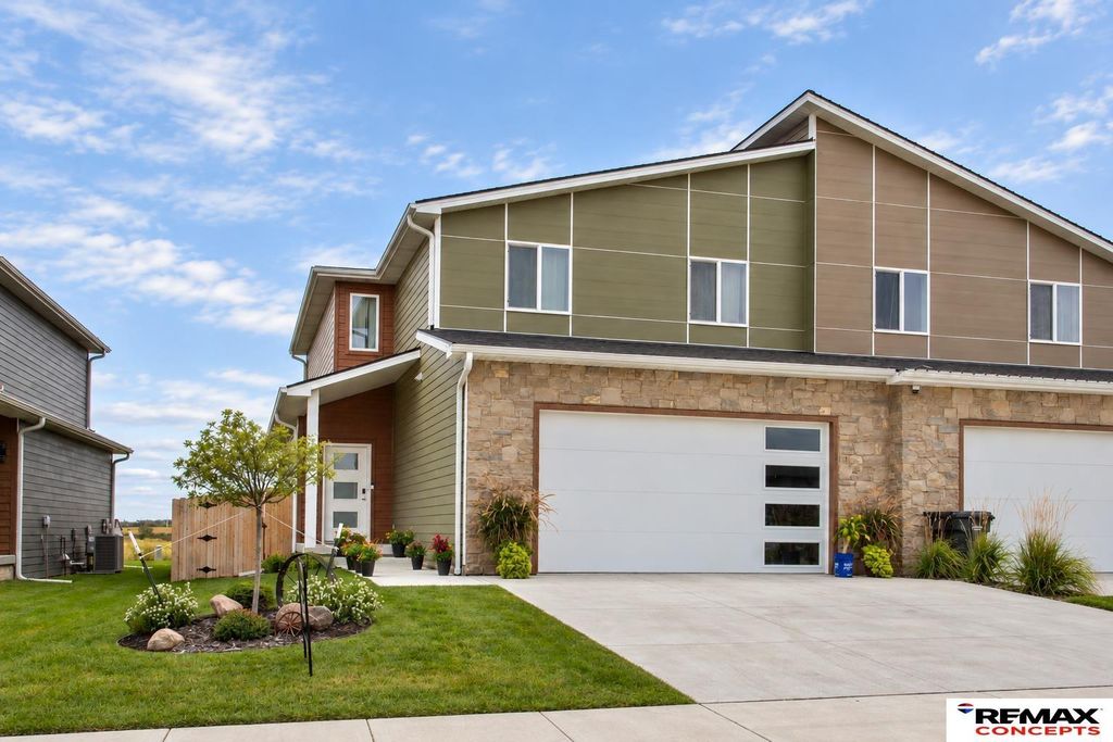 256 N 105th Street, Lincoln