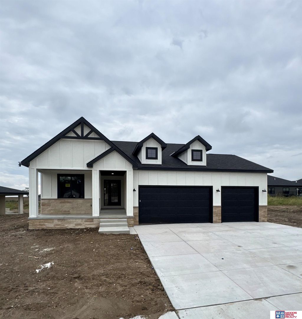 2540 S 102nd Street, Lincoln